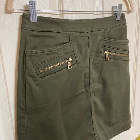 Loft army green skirt - Picture 2 of 4